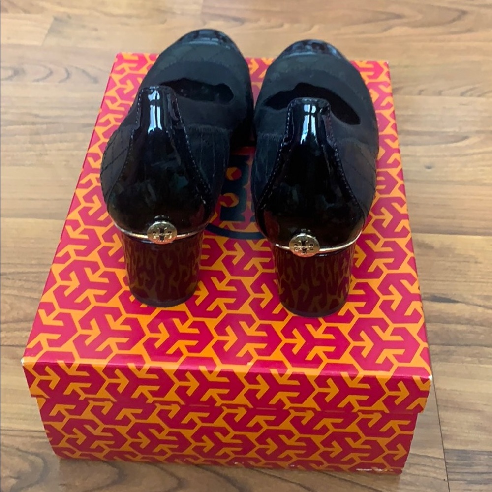 Tory Burch Black Gorgeous Shoes with Gold Logo.